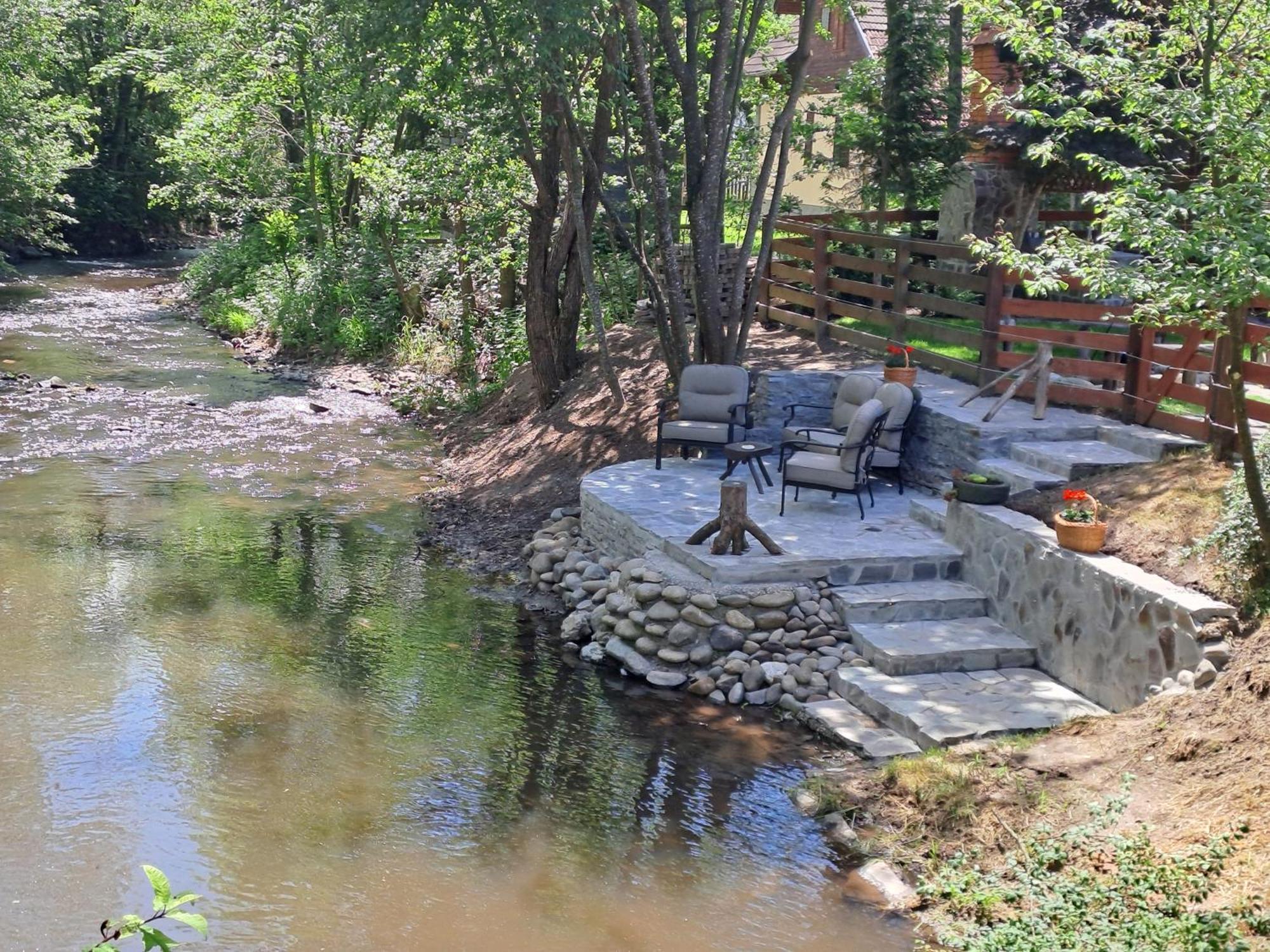 Nagy Lak Villa Sub Cetate Exterior photo